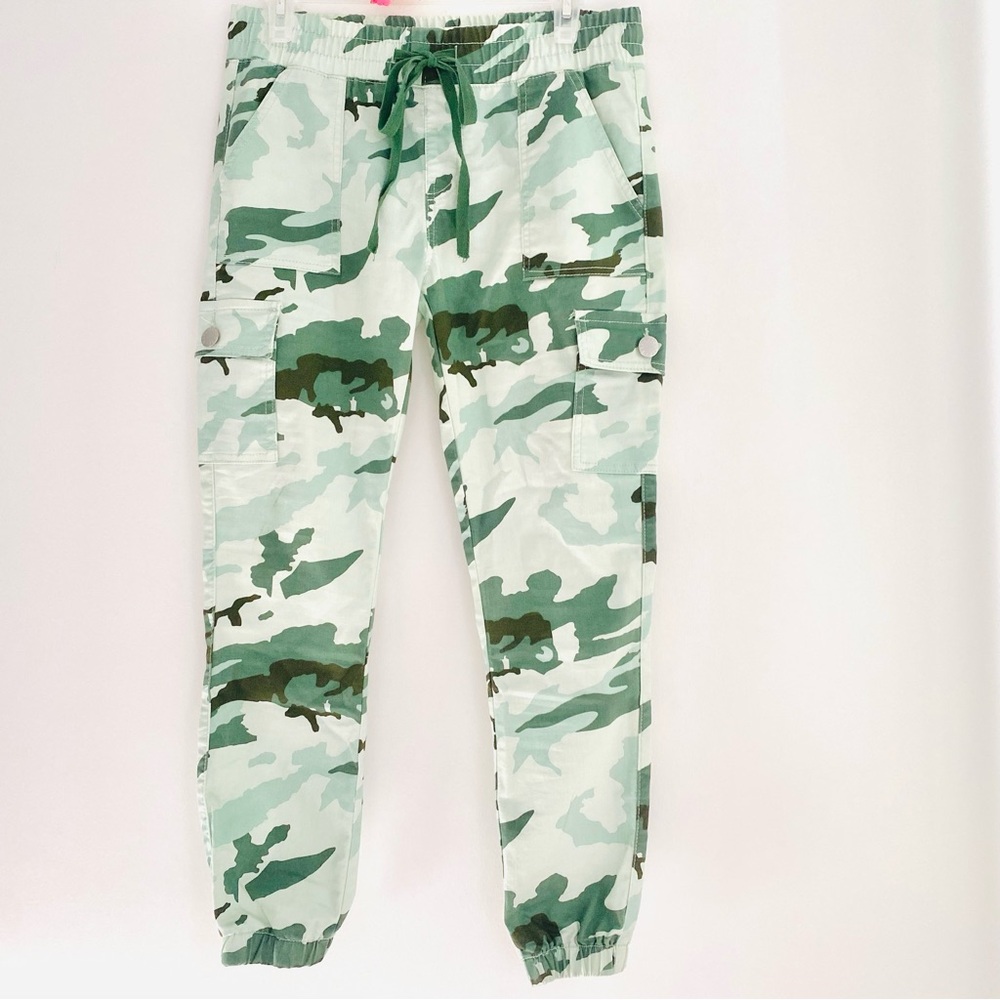 💕Mint Green Camouflage Skinny Leg Pants SZ L
